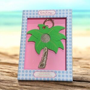 NEW Lilly Pulitzer Palm Tree GPS Tag Holder compatible with Apple AirTags
